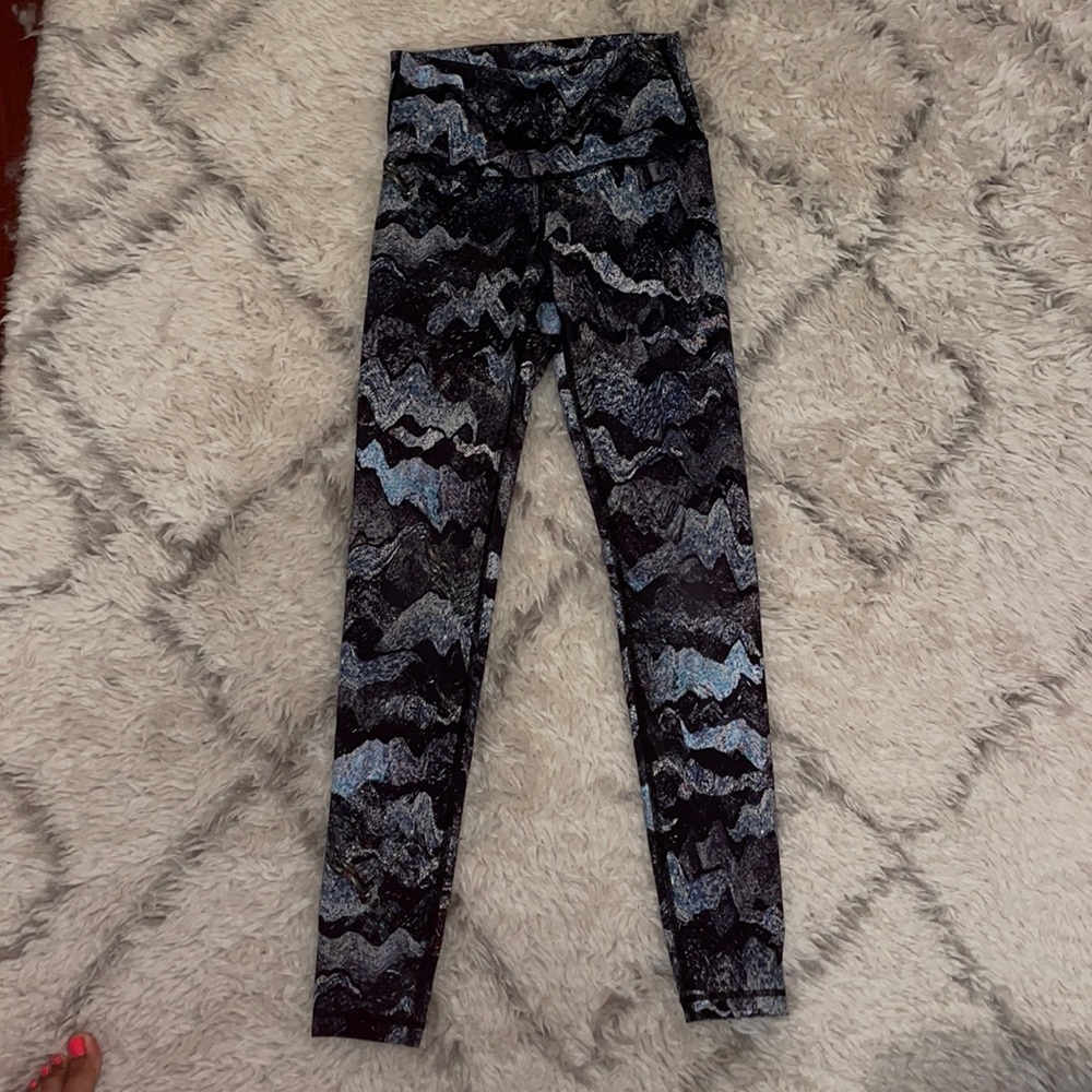 NWOT IVIVVA LEGGINGS